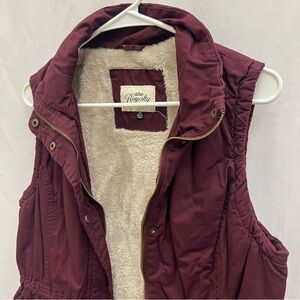 Vest with Faux Fur Lining Women’s Size Large with Pockets